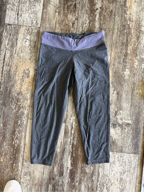 2 for $10 sale: C9 by champion grey cropping leggings purple waistband- M